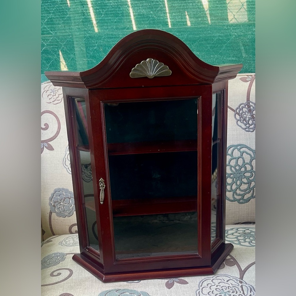 vintage-style wooden curio cabinet - Picture 2 of 8